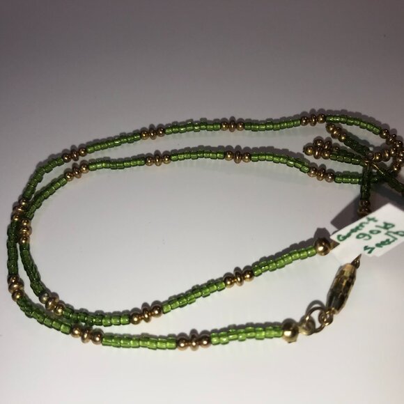 15" Green and Gold Seed Bead Necklace - Picture 4 of 4